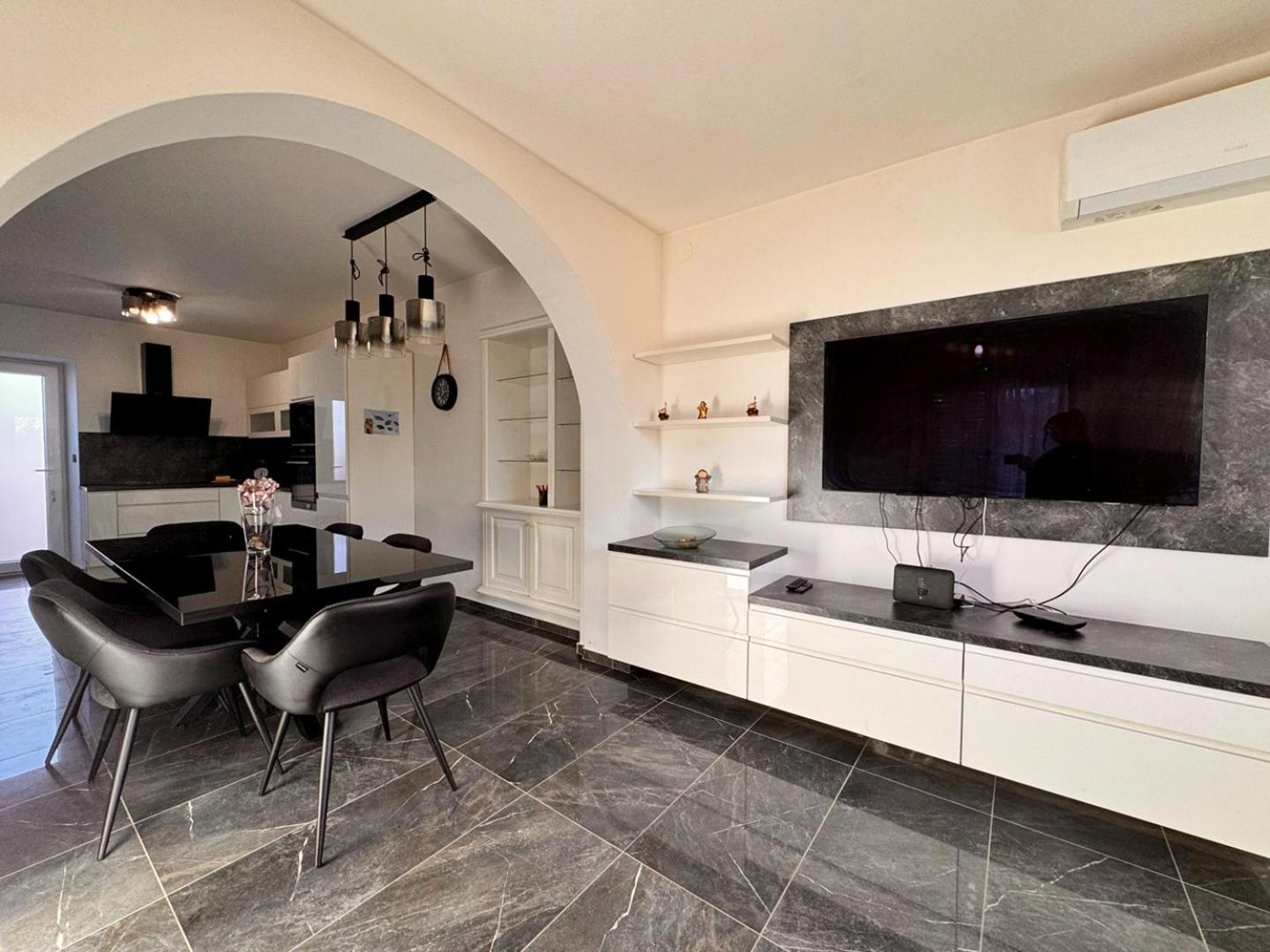 Apartments Katarina Malinska Luaran gambar